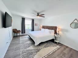 Spacious Getaway: Cozy Stay, Sleeps 6, Near Beach
