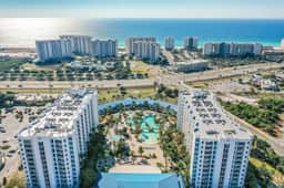 Family Resort-2BR King Suite | Pool View | Destin