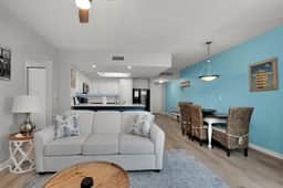 Family Resort-2BR King Suite | Pool View | Destin