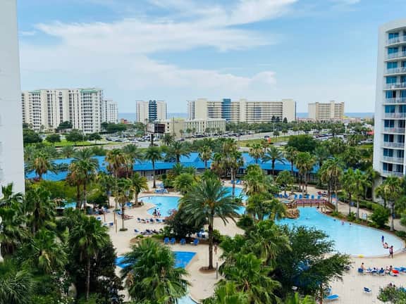 Family Resort-2BR King Suite | Pool View | Destin