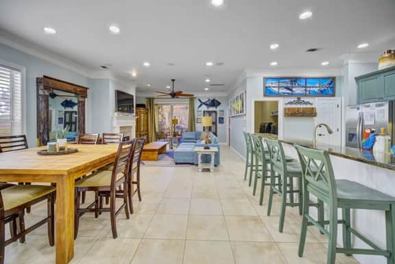 3BR Beachside Home|6min walk to Beach|Pool|Hot Tub