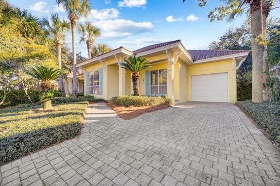 3BR Beachside Home|6min walk to Beach|Pool|Hot Tub